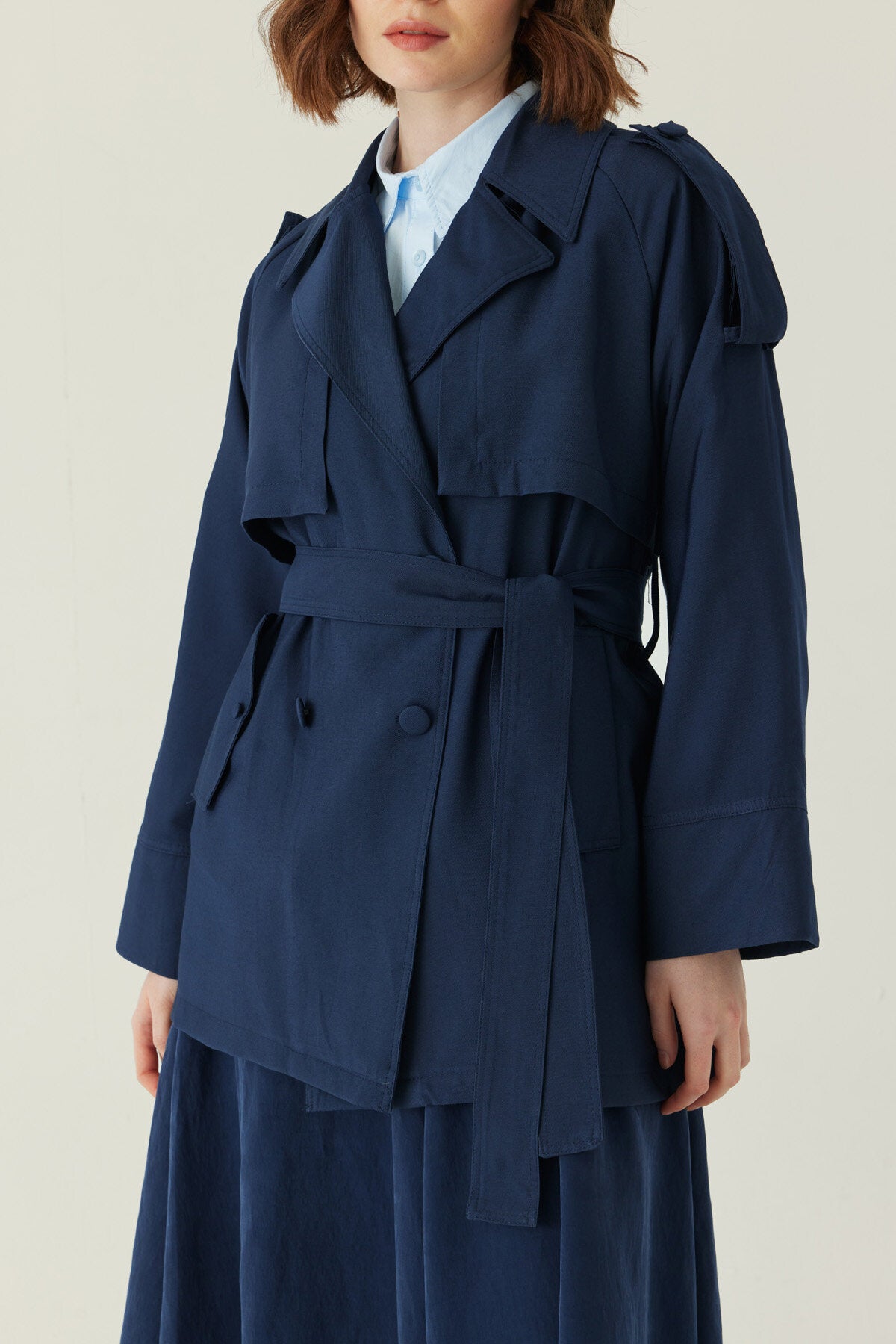 Zahra kurzer Trenchcoat aus Viskosemischung